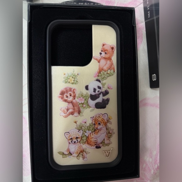 Wildflower Iphone 14 Pro Case BUNDLE (Wildflower, Aritzia Superpuff, Otterbox) - Picture 4 of 16